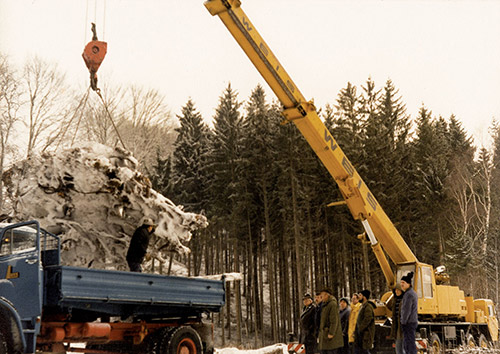 Fragment šestnáctimetrové plastiky Strom vědění – budoucí slunce